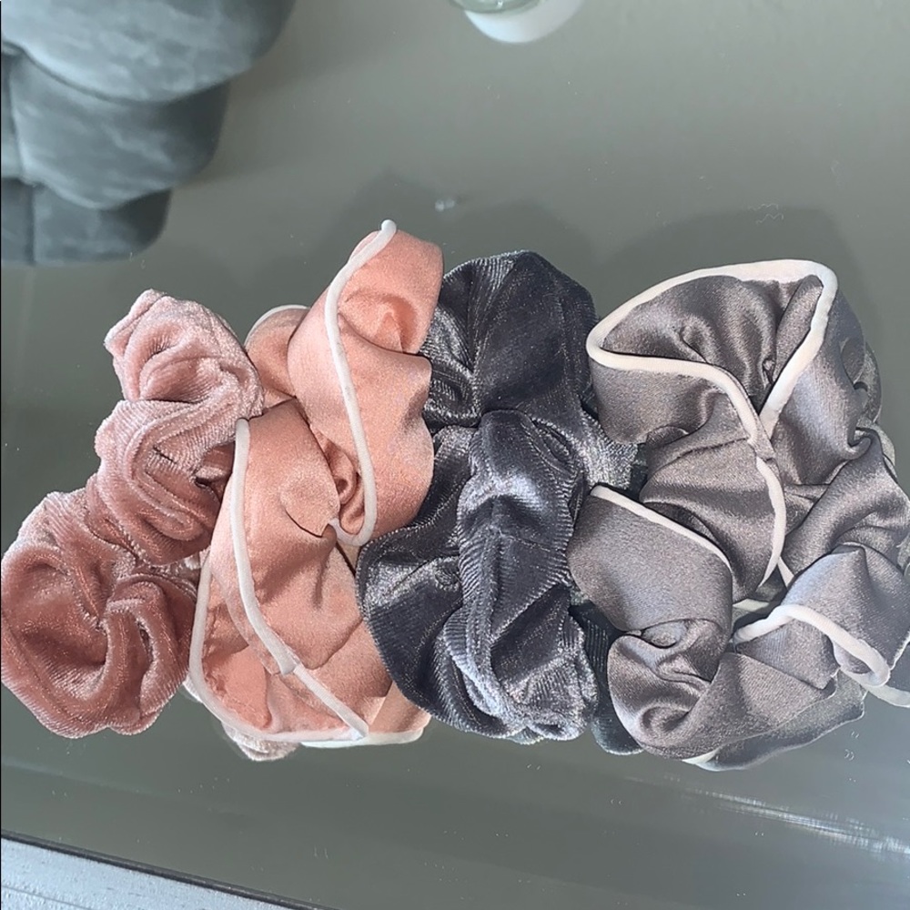 Pack of 4 Scrunchies